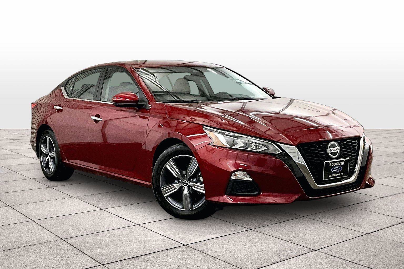 Used 2021 Nissan Altima 2.5 SV w/ SV Premium Package image 2