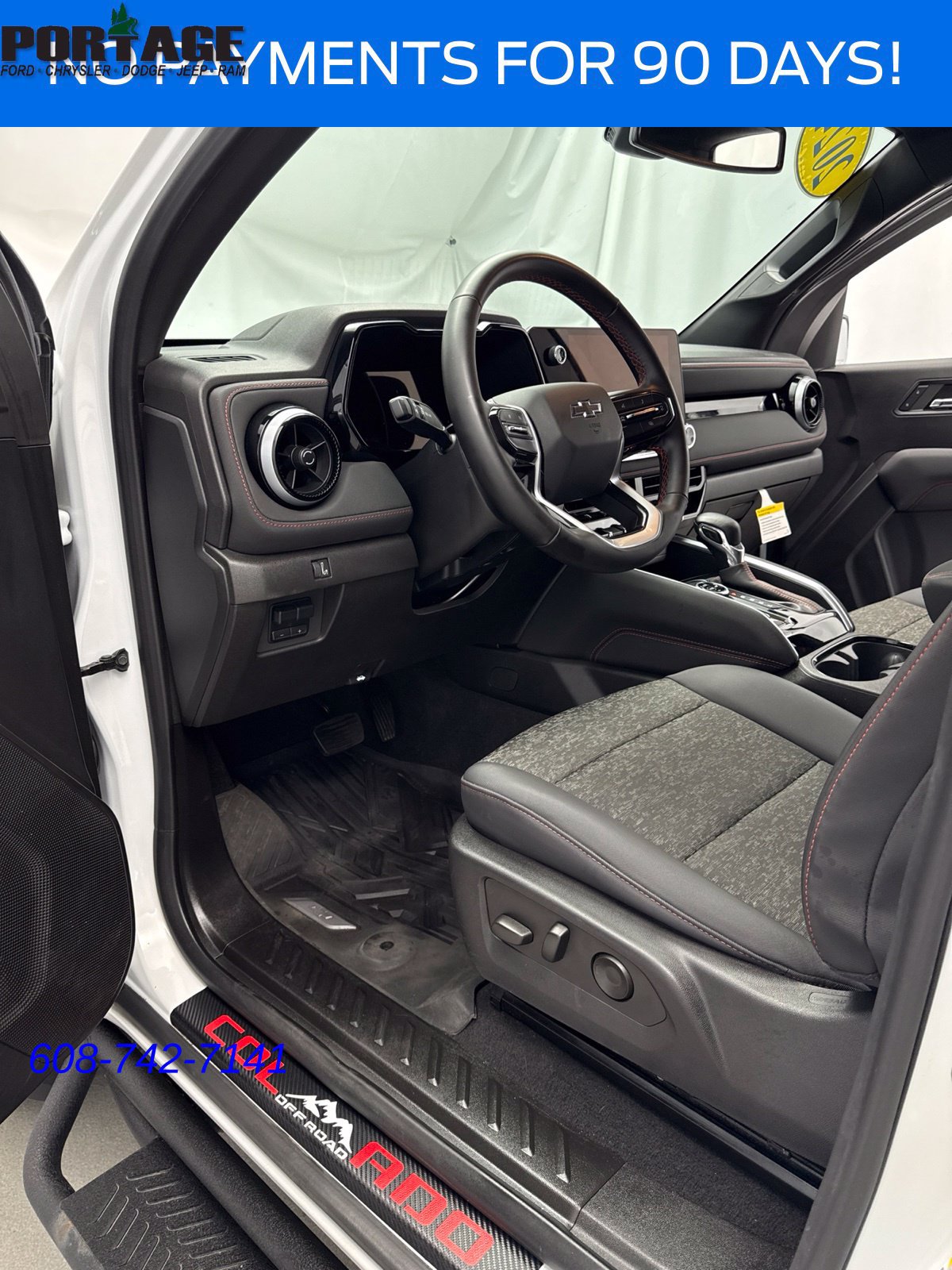 Used 2024 Chevrolet Colorado Z71 w/ Z71 Convenience Package 2 AWD/4WD image 12