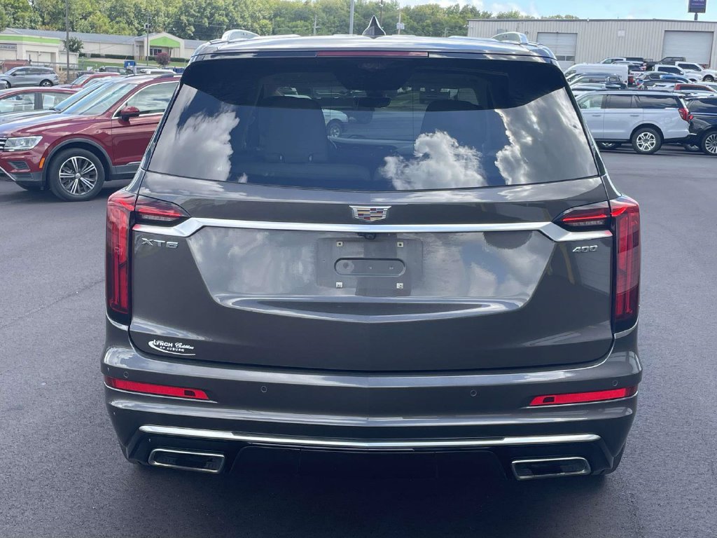 Used 2020 Cadillac XT6 Premium Luxury FWD image 4
