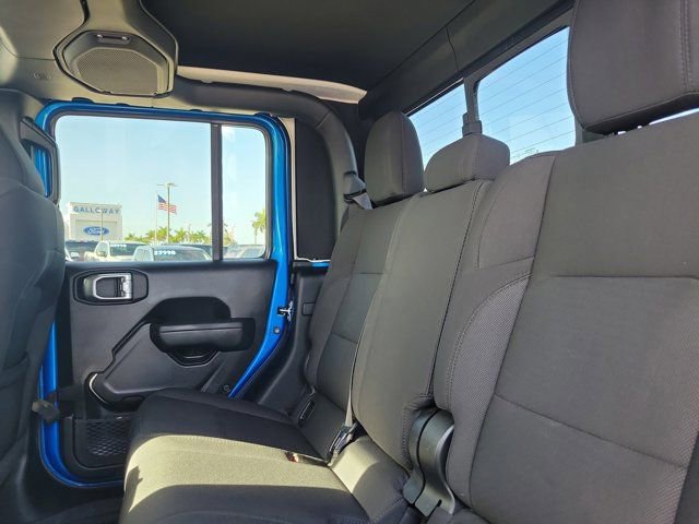 Used 2023 Jeep Gladiator Willys image 18
