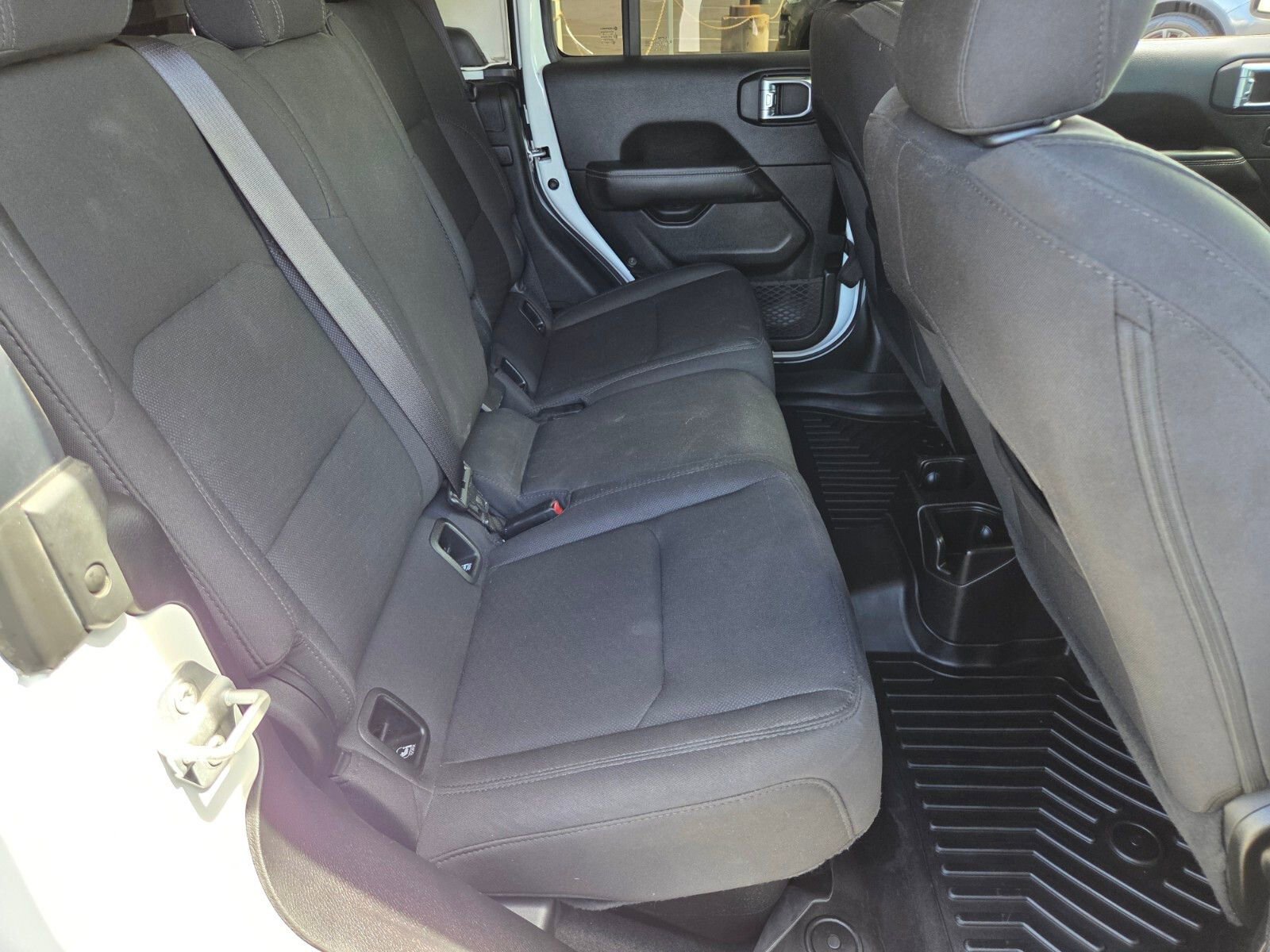 Used 2022 Jeep Gladiator Overland w/ Trailer Tow Package AWD/4WD image 14