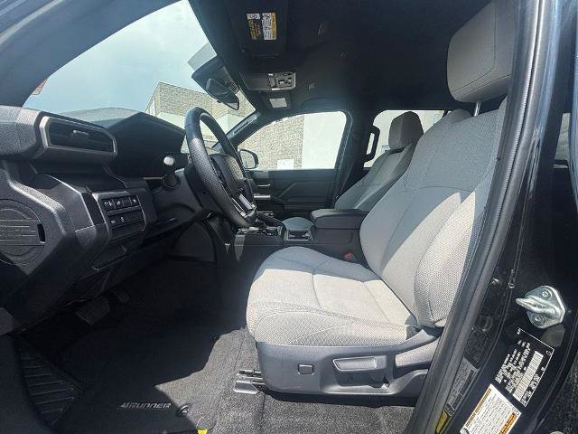 Used 2025 Toyota 4Runner SR5 AWD/4WD image 12