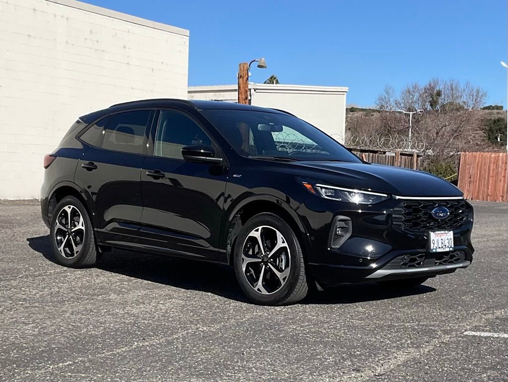 Certified 2024 Ford Escape ST-Line Elite w/ Premium Technology Package image 17