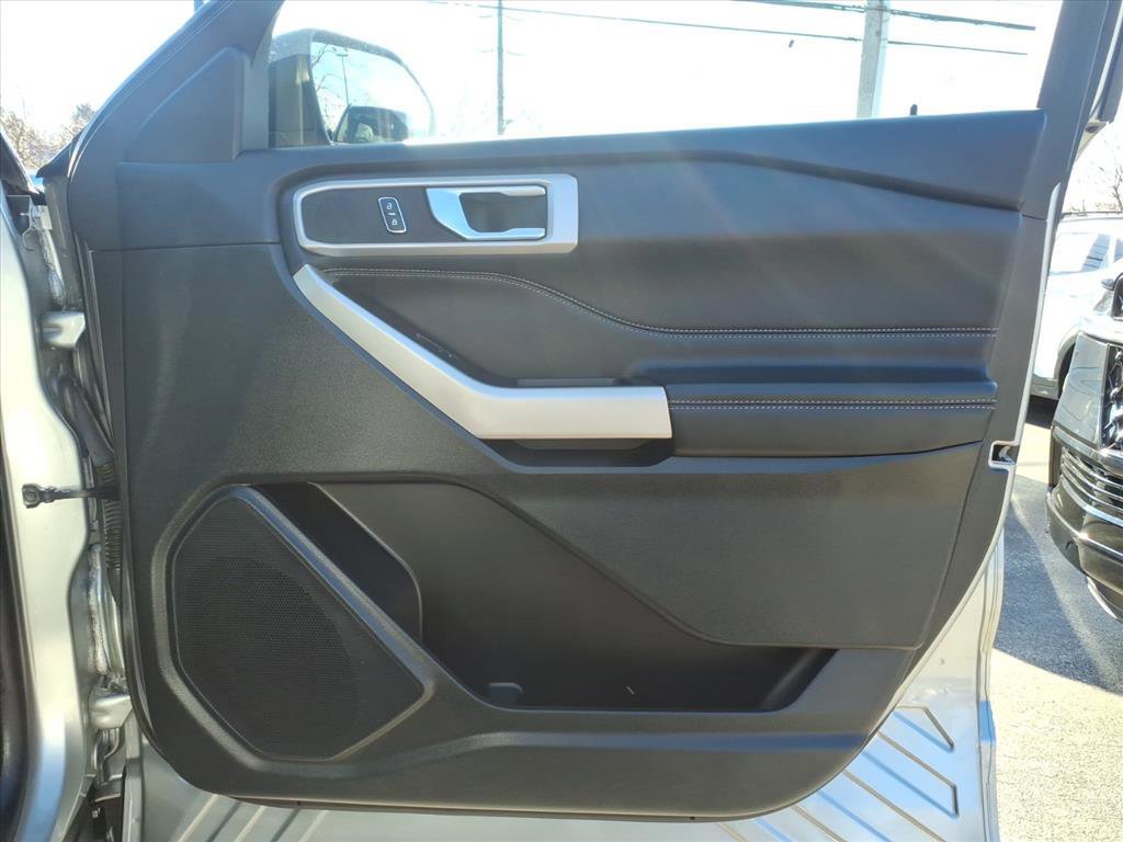 Certified 2023 Ford Explorer XLT w/ Equipment Group 202A image 15