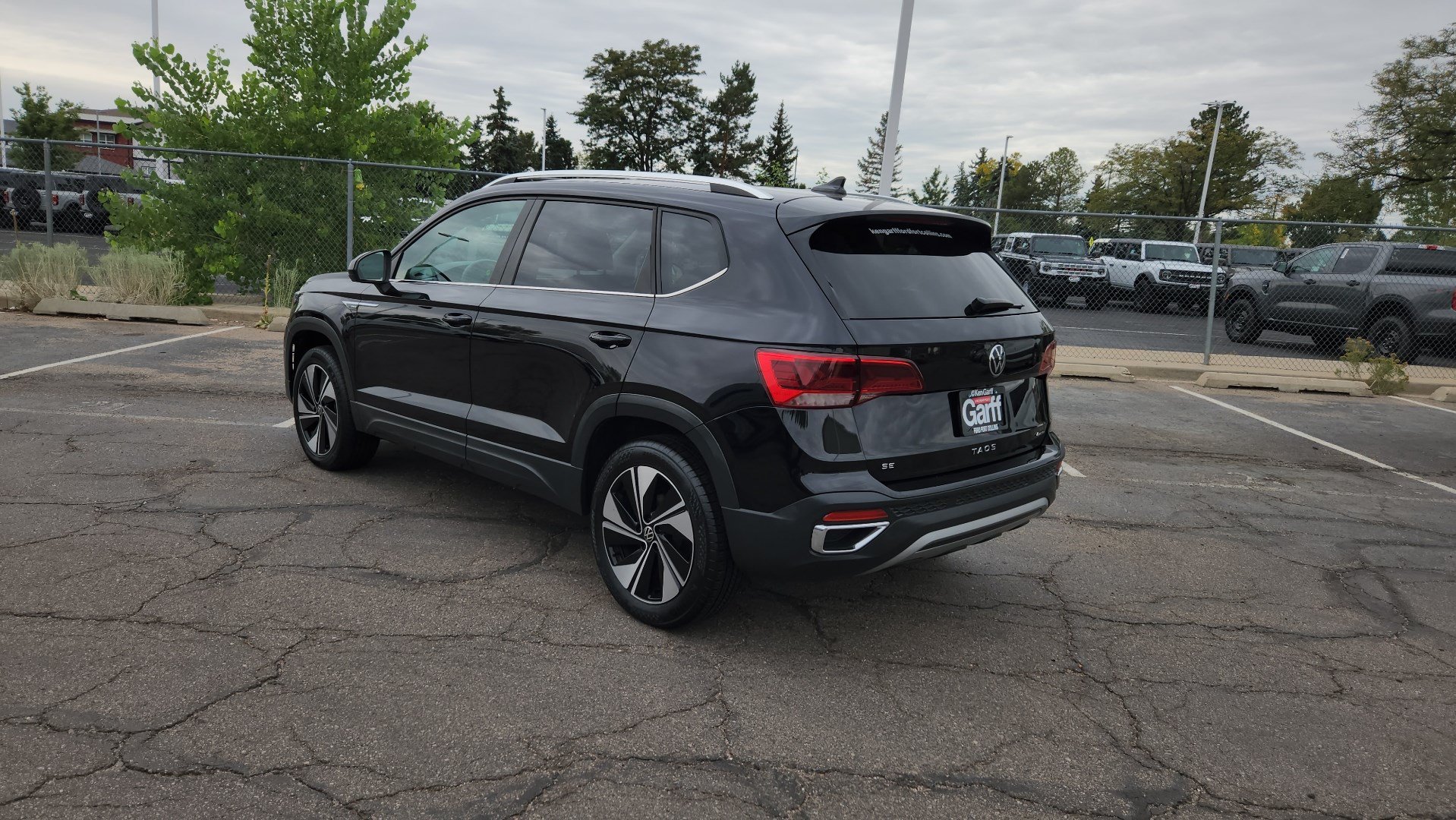 Used 2024 Volkswagen Taos SE AWD/4WD image 8