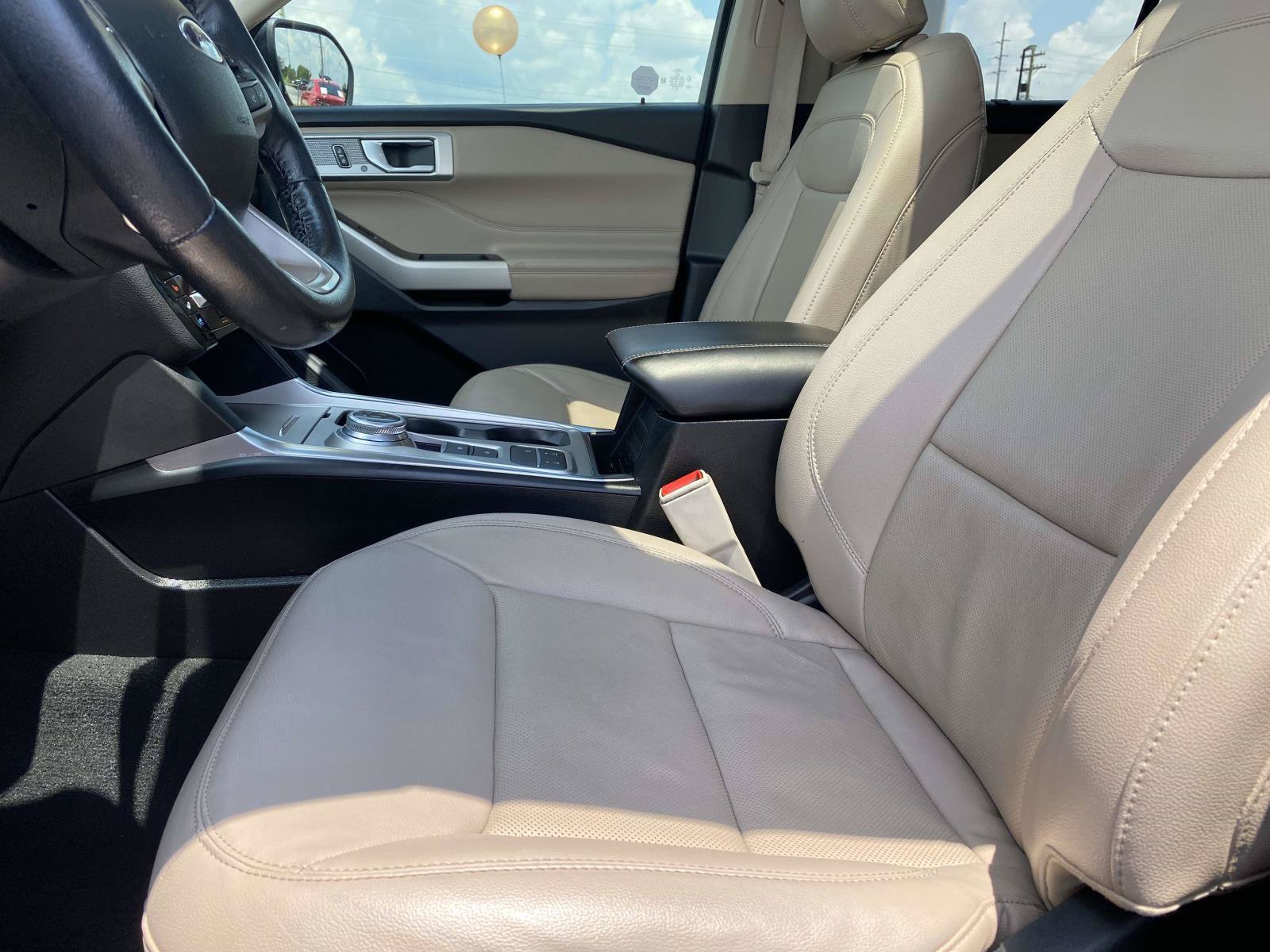 Certified 2022 Ford Explorer Limited w/ Equipment Group 301A RWD image 15