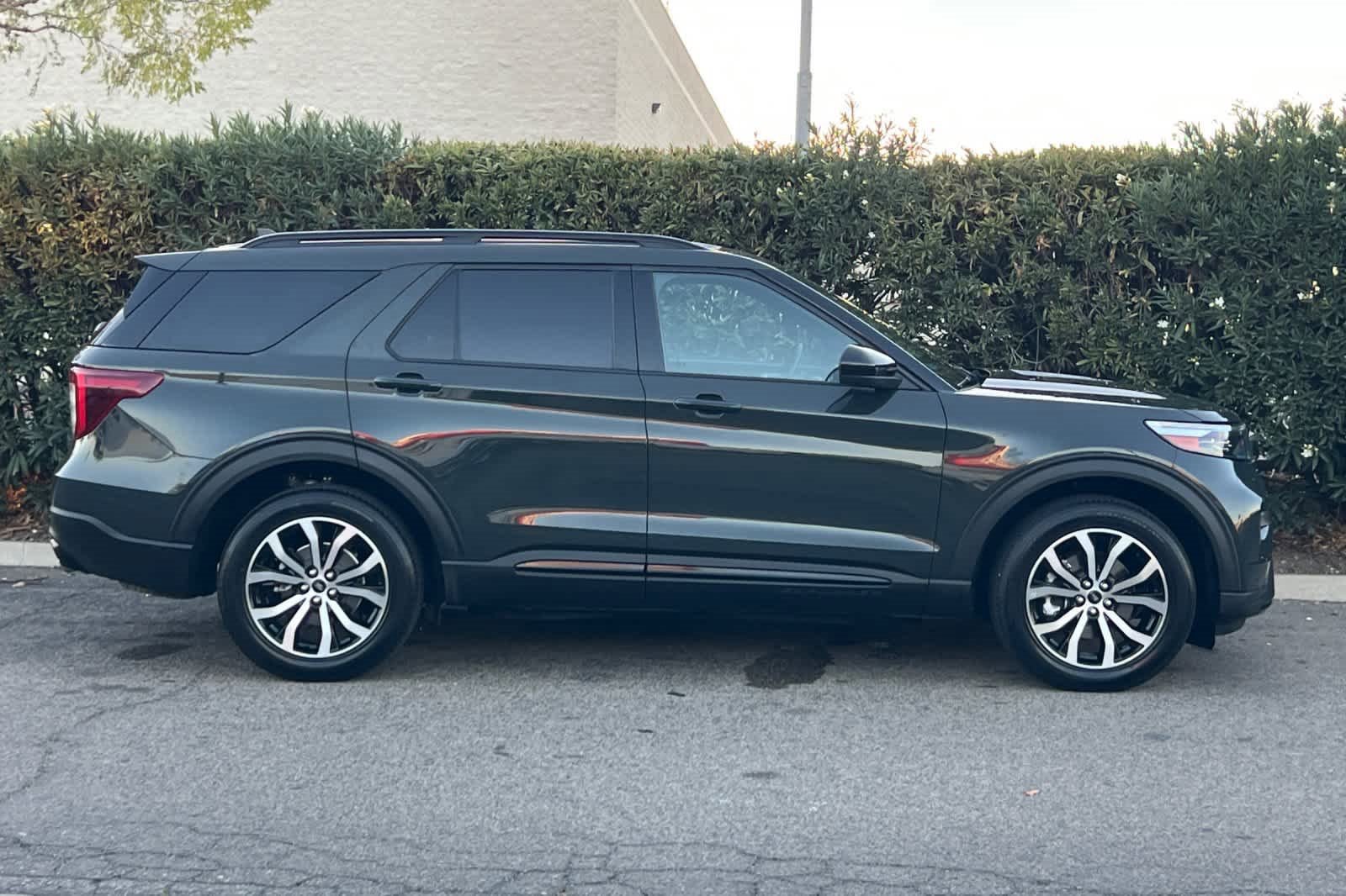 Certified 2022 Ford Explorer ST image 6