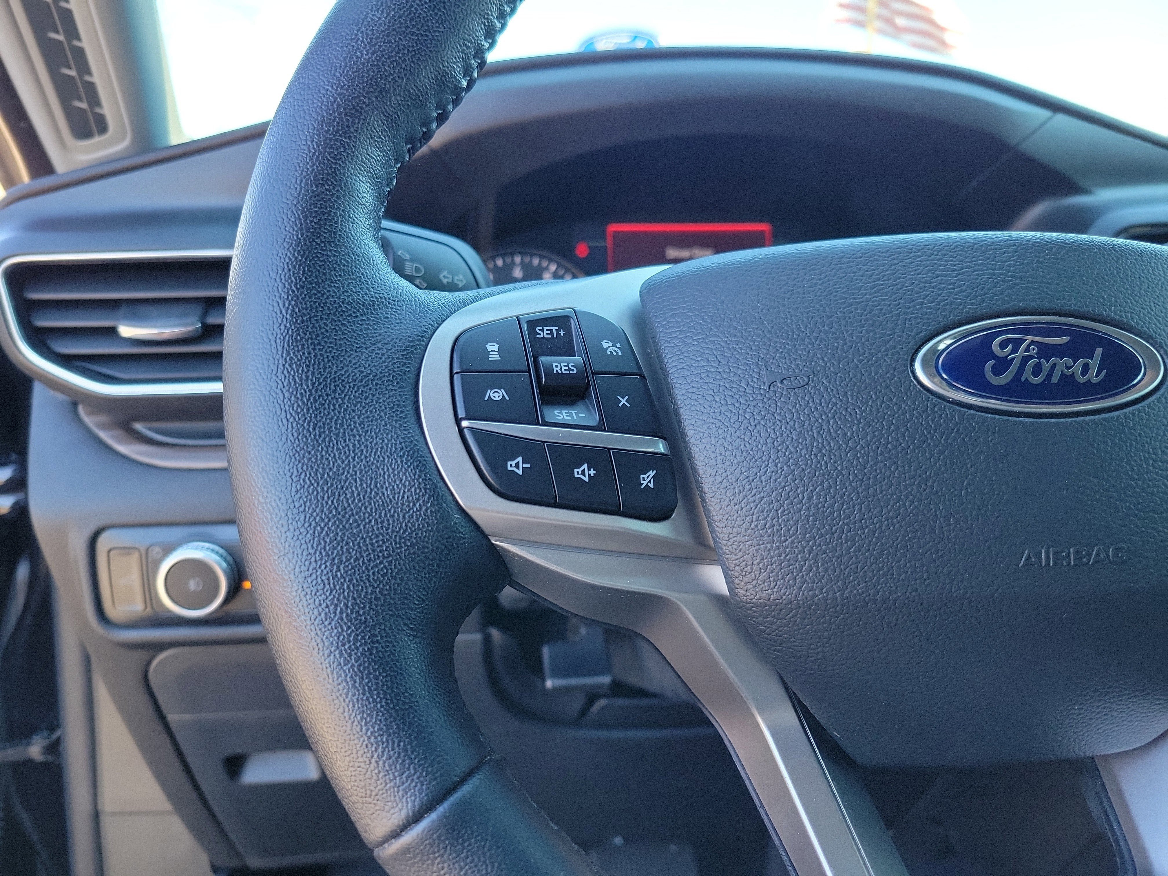 Certified 2022 Ford Explorer Limited image 12