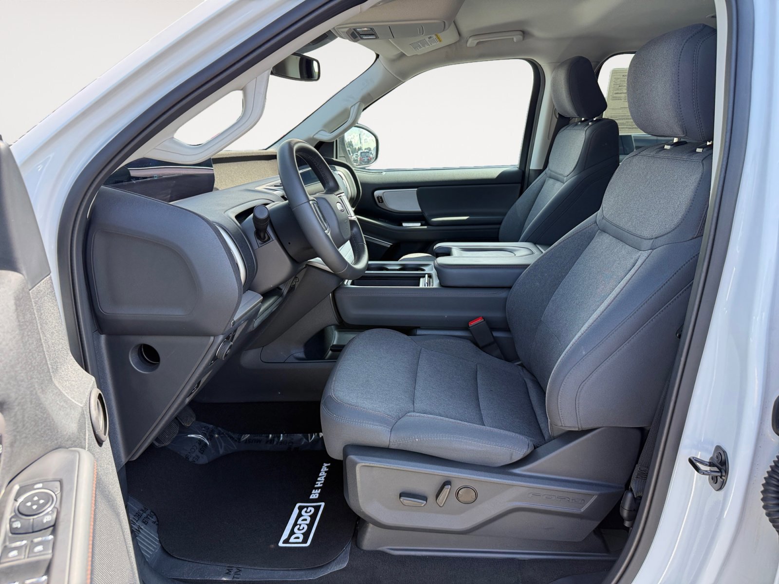 Certified 2025 Ford Expedition Active AWD/4WD image 10