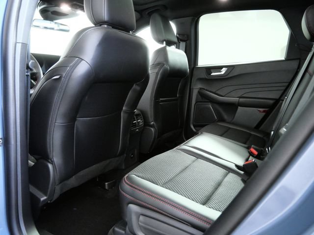 Certified 2025 Ford Escape ST-Line w/ Tech Pack #1 AWD/4WD image 13