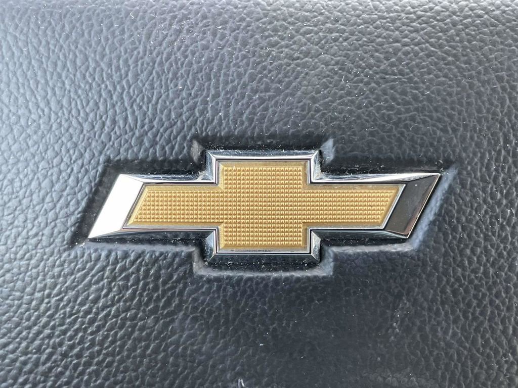 Used 2023 Chevrolet Traverse LT image 29