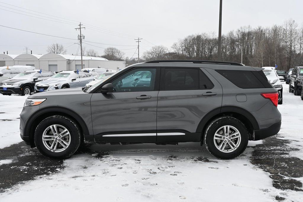Certified 2023 Ford Explorer XLT image 2