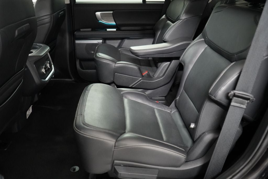 Certified 2025 Ford Expedition Platinum AWD/4WD image 20