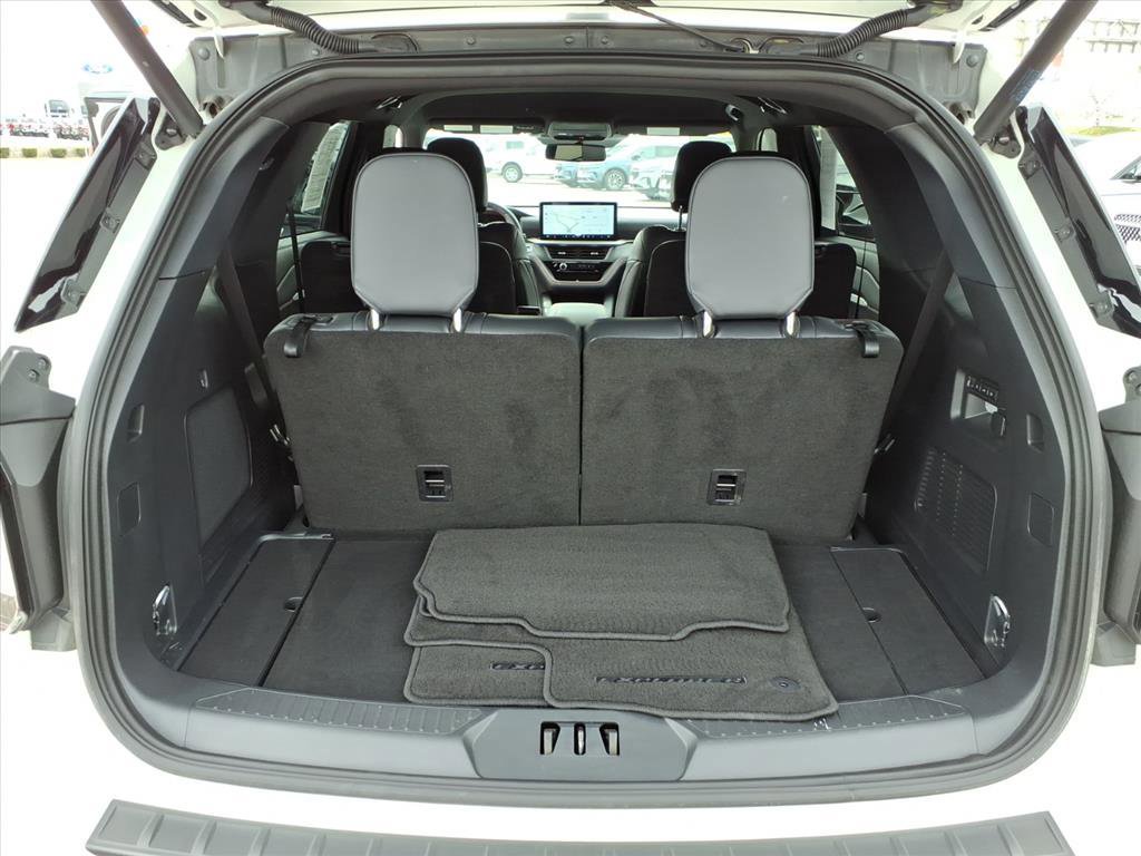 Certified 2025 Ford Explorer ST AWD/4WD image 7