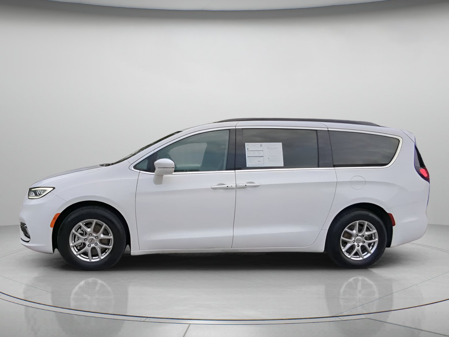 Used 2022 Chrysler Pacifica Touring-L FWD image 16