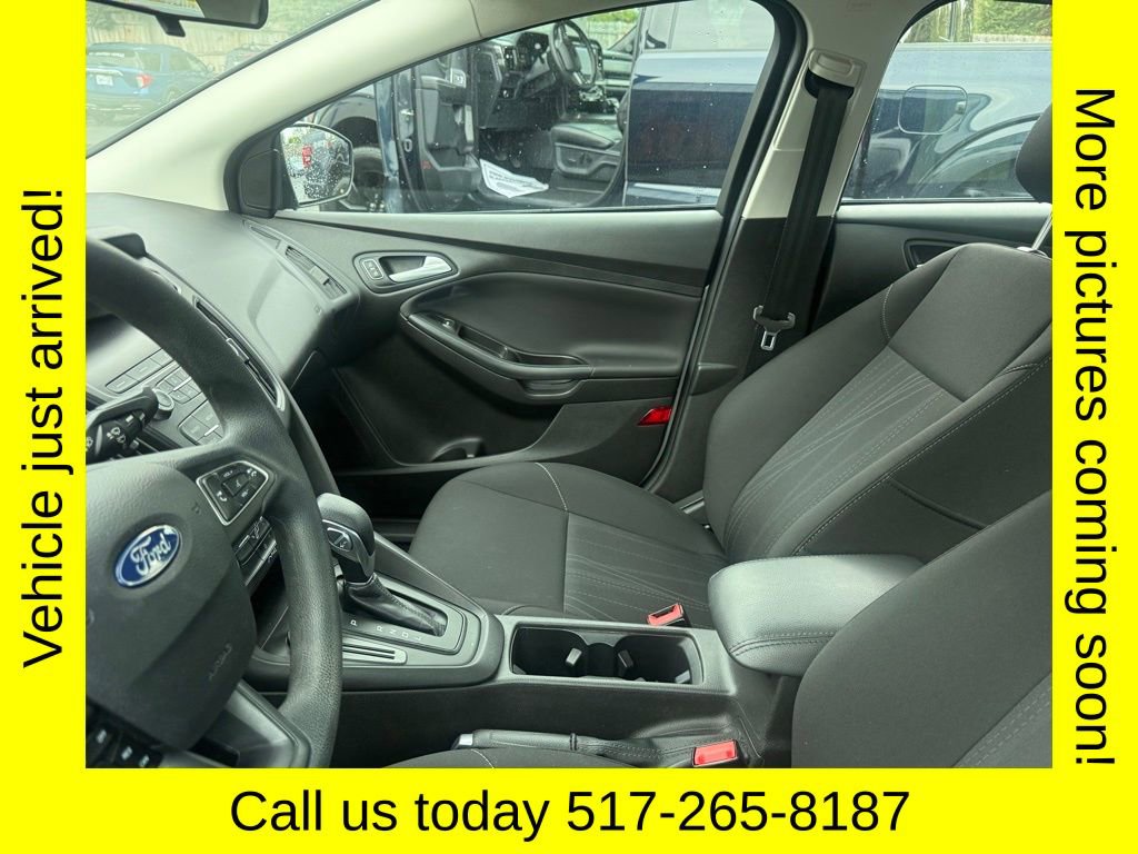 Certified 2018 Ford Focus SE FWD image 3