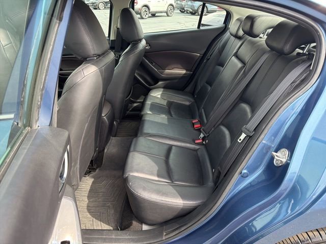 Used 2018 MAZDA MAZDA3 Touring image 18