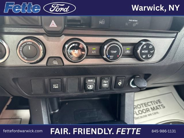 Used 2018 Toyota Tacoma TRD Sport AWD/4WD image 22