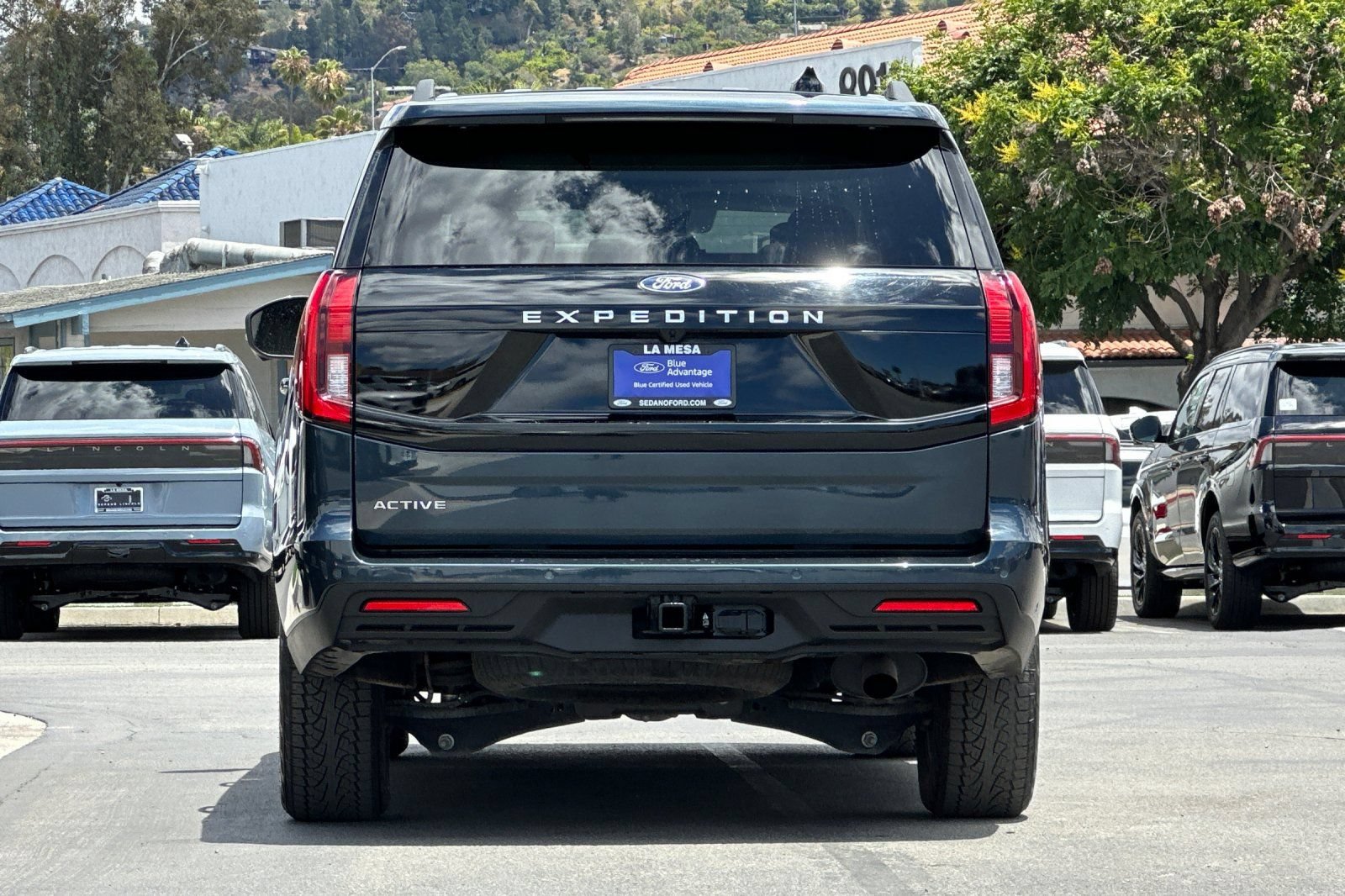 Certified 2025 Ford Expedition Active AWD/4WD image 4