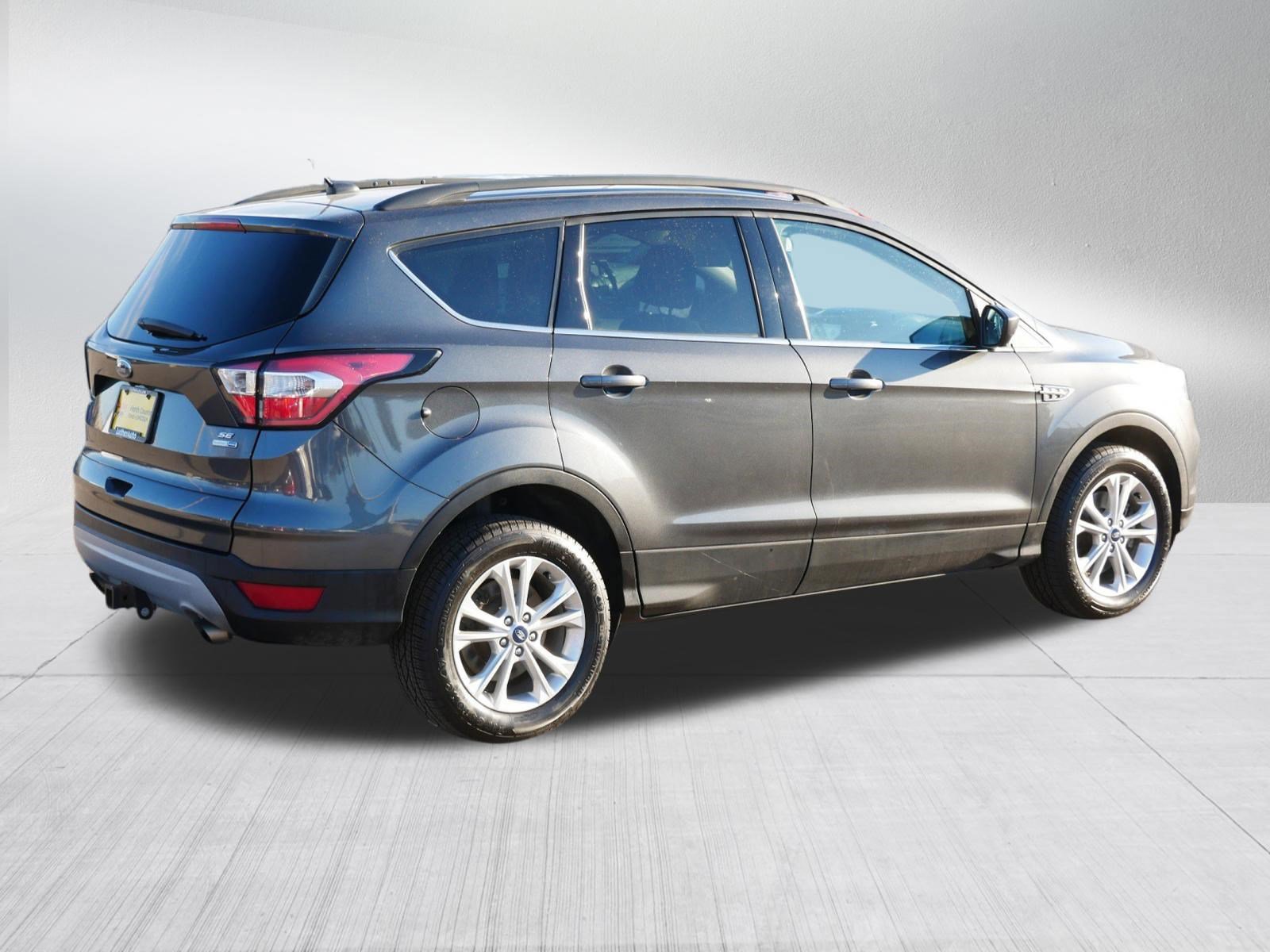 Certified 2017 Ford Escape SE w/ Equipment Group 201A image 5