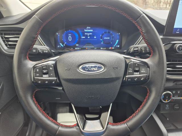 Certified 2022 Ford Escape SEL w/ SEL Stealth AWD Package image 18