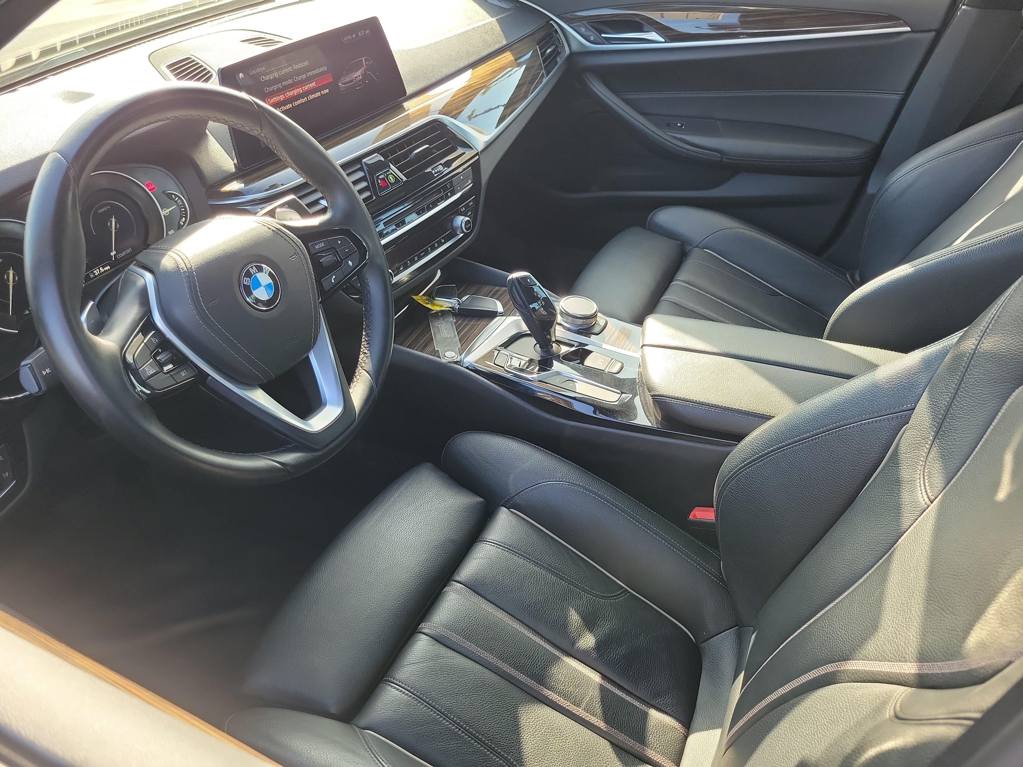 Used 2019 BMW 530e w/ Convenience Package RWD image 3