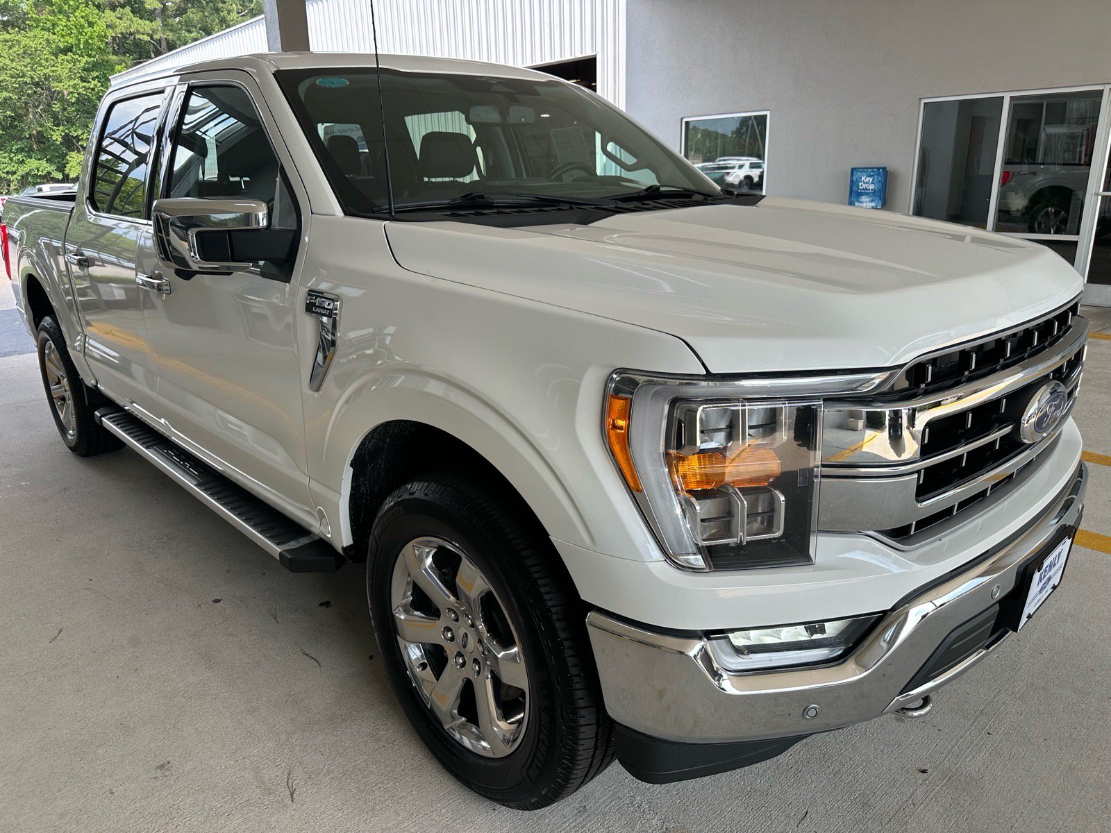 Certified 2023 Ford F150 Lariat w/ Trailer Tow Package AWD/4WD image 8