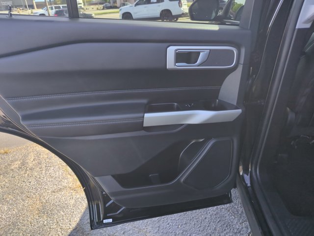 Certified 2022 Ford Explorer XLT w/ Equipment Group 202A AWD/4WD image 30