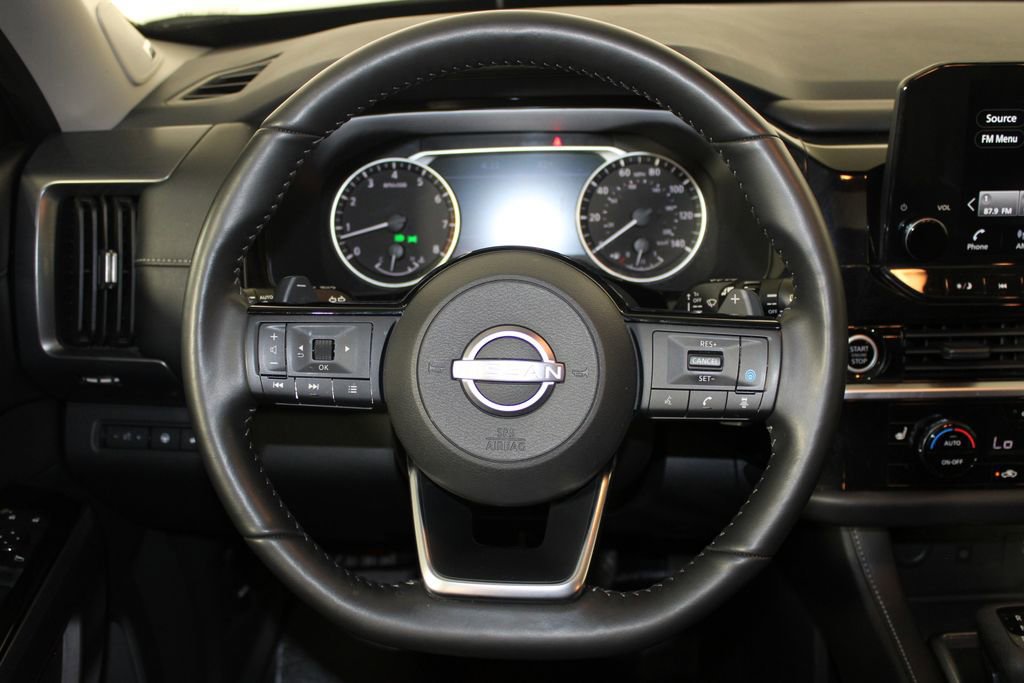 Used 2024 Nissan Pathfinder SL w/ SL Premium Package image 17