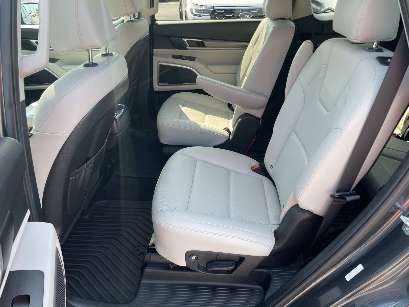 Used 2022 Kia Telluride S FWD image 12