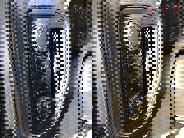 Used 2021 Chevrolet Silverado 1500 Custom image 18