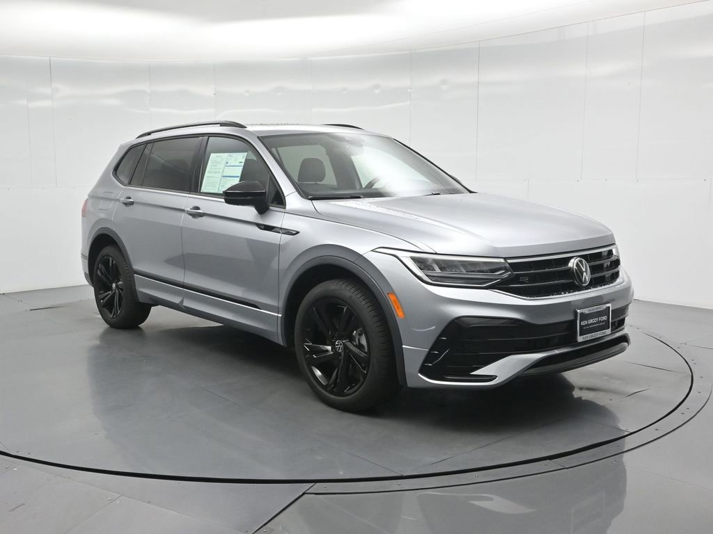 Used 2024 Volkswagen Tiguan SE R-Line image 9