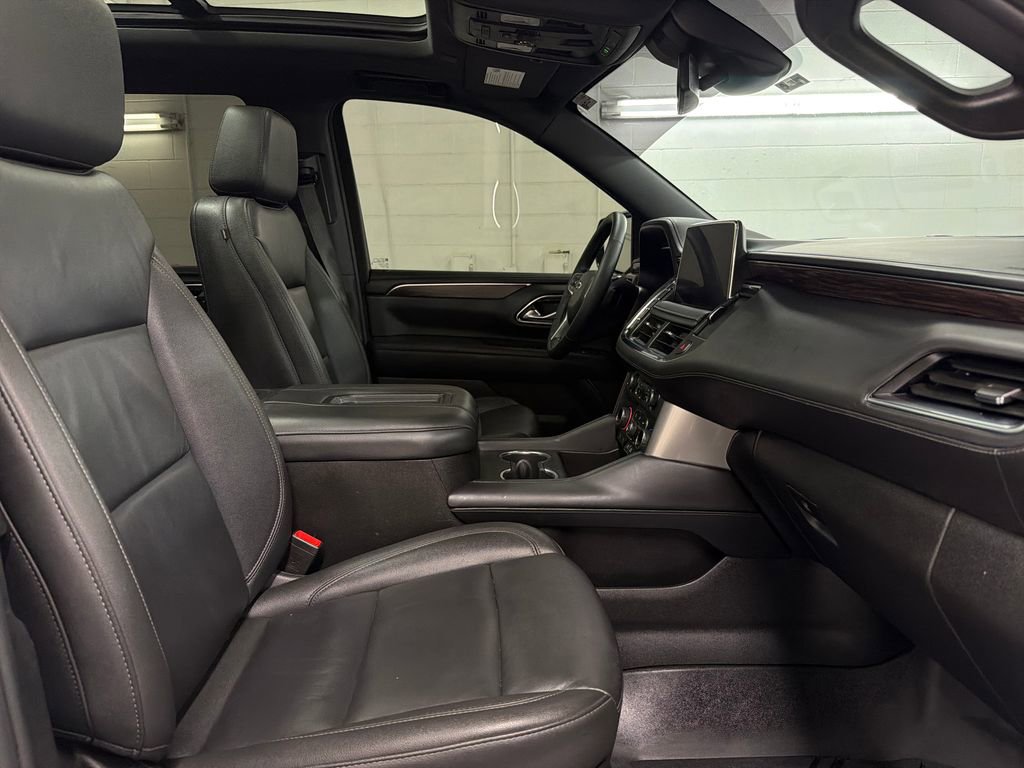 Used 2024 Chevrolet Tahoe Z71 w/ Luxury Package AWD/4WD image 31