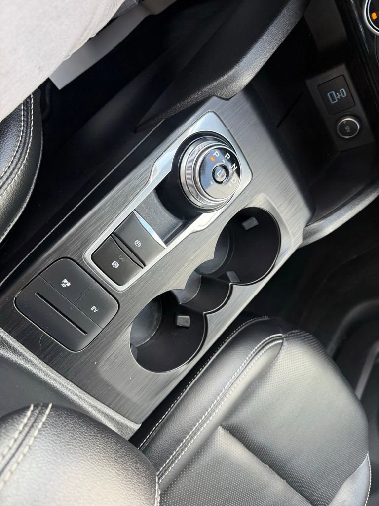 Certified 2021 Ford Escape SEL image 30