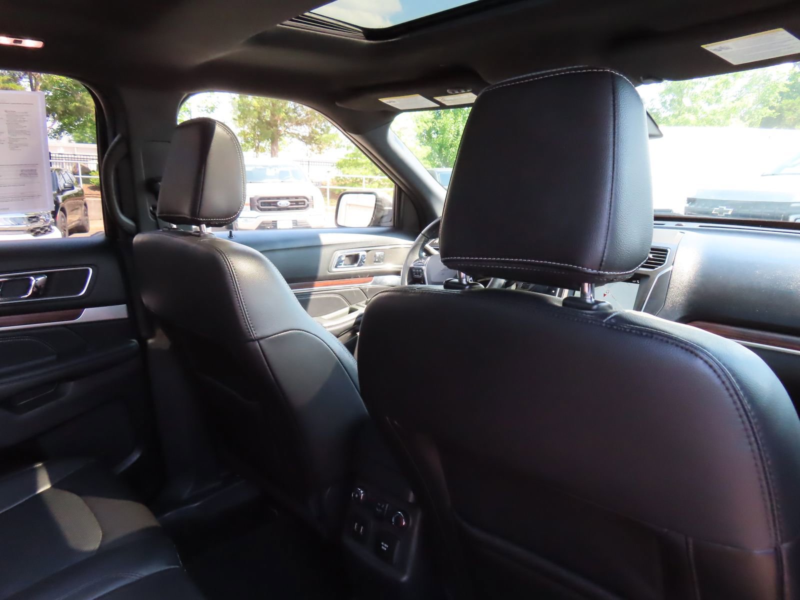 Certified 2018 Ford Explorer Limited w/ Equipment Group 301A AWD/4WD image 34