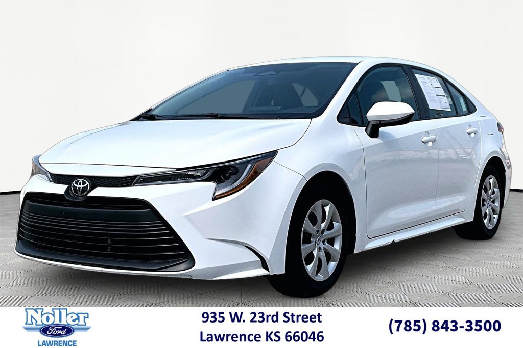 Used 2025 Toyota Corolla LE FWD image 1