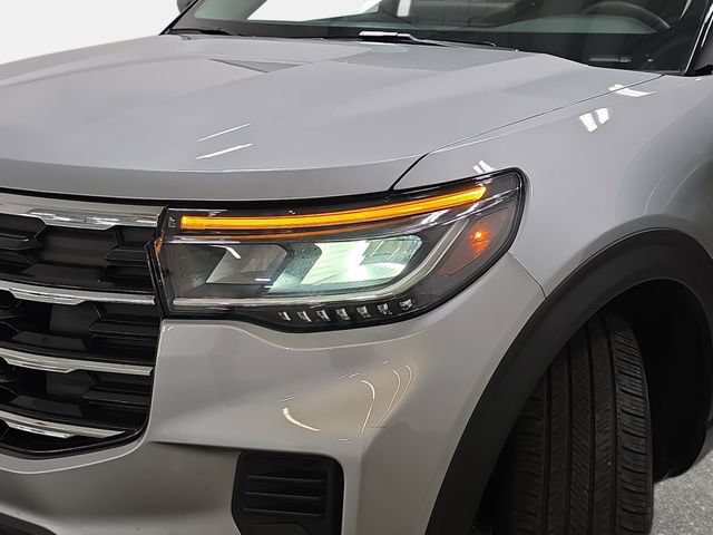 Certified 2025 Ford Explorer Active AWD/4WD image 30