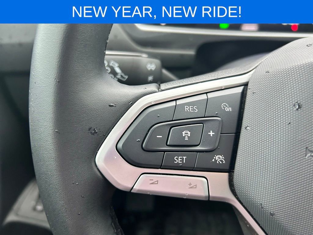 Used 2024 Volkswagen Tiguan Wolfsburg Edition image 33