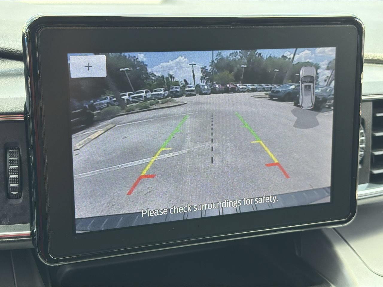 Certified 2022 Ford Explorer XLT w/ Equipment Group 202A RWD image 24