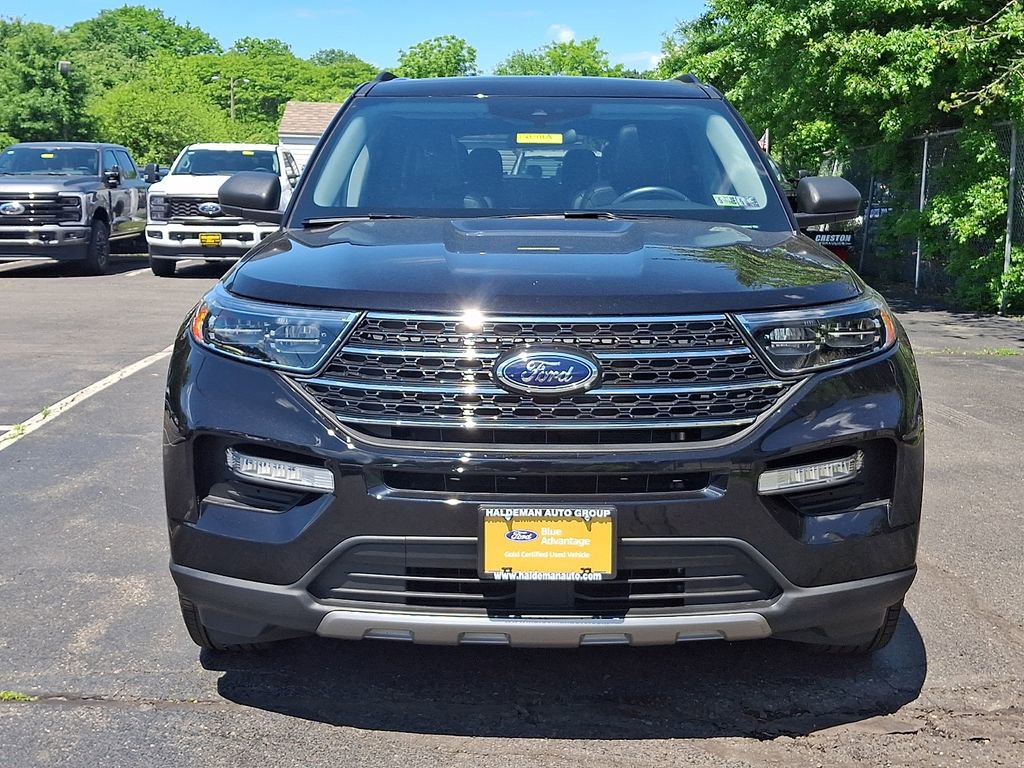 Certified 2023 Ford Explorer XLT w/ Equipment Group 202A AWD/4WD image 2