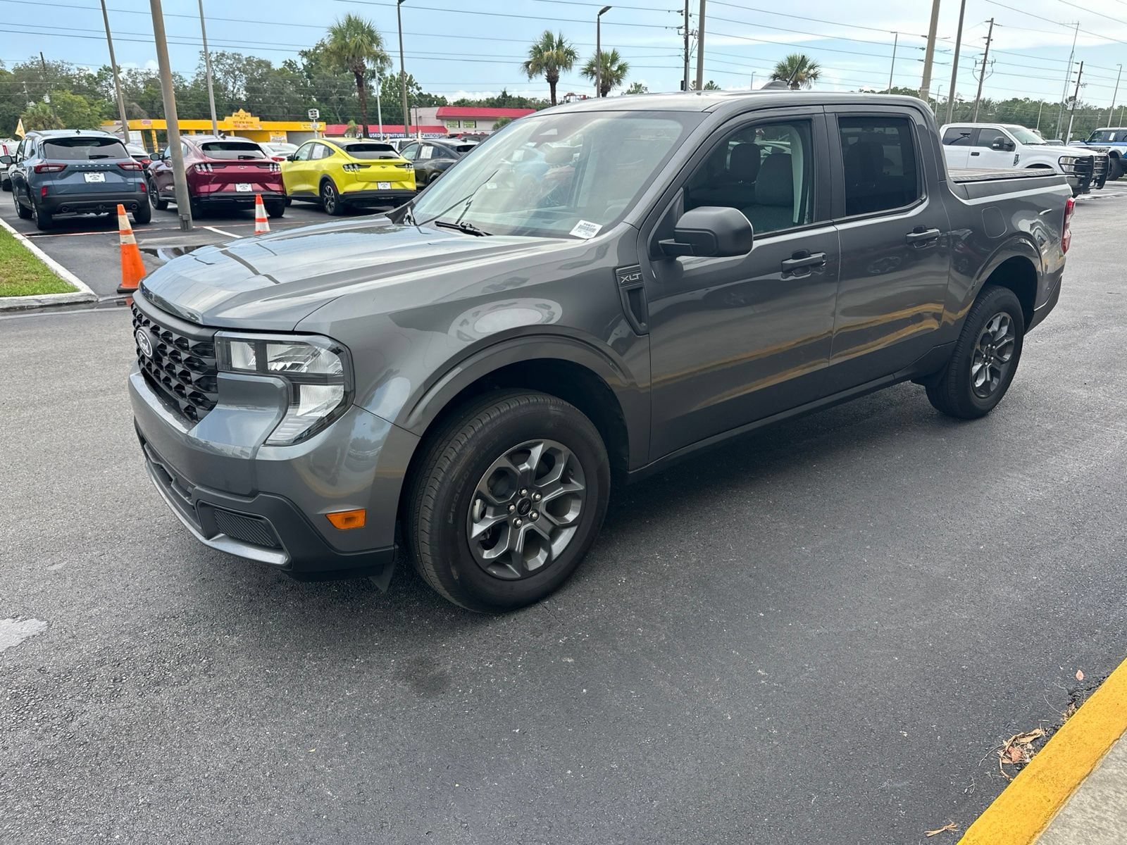 Certified 2025 Ford Maverick XLT FWD image 9