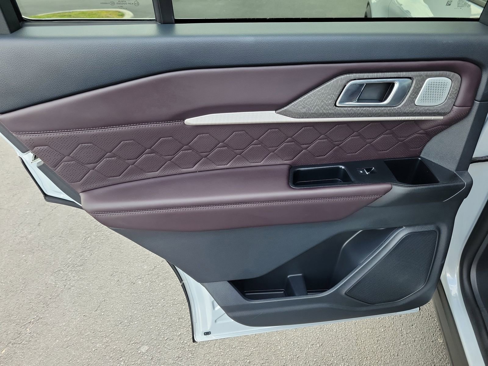 Certified 2025 Ford Explorer Platinum w/ Ultimate Package RWD image 9