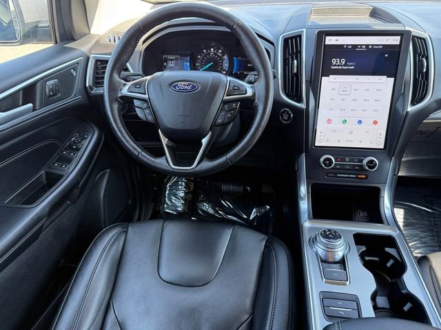 Certified 2022 Ford Edge Titanium w/ Equipment Group 301A image 8