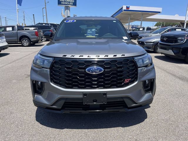 Certified 2025 Ford Explorer ST RWD image 2