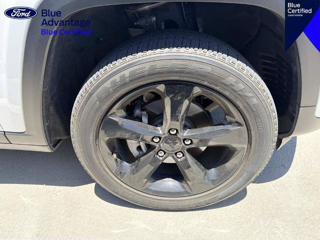 Used 2023 Jeep Grand Cherokee Altitude AWD/4WD image 10