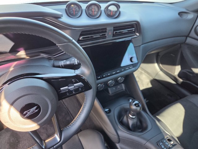 Used 2024 Nissan Z Performance w/ Floor Mat Package RWD image 18