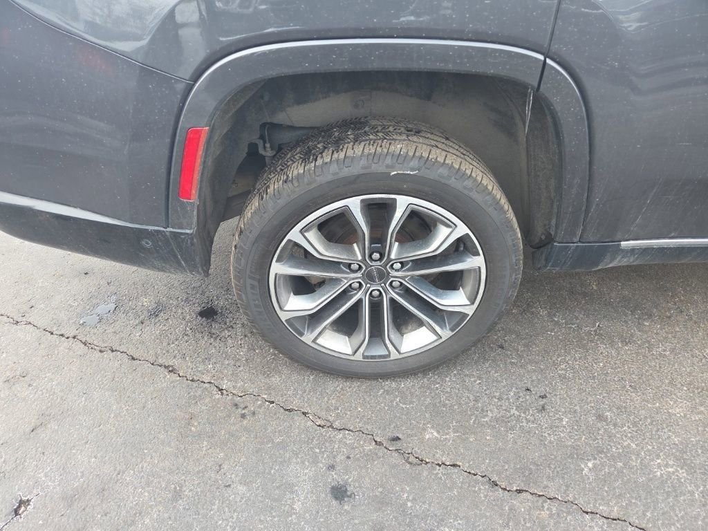 Used 2022 Jeep Grand Wagoneer Series III w/ Rear Seat Video Group 1 image 53