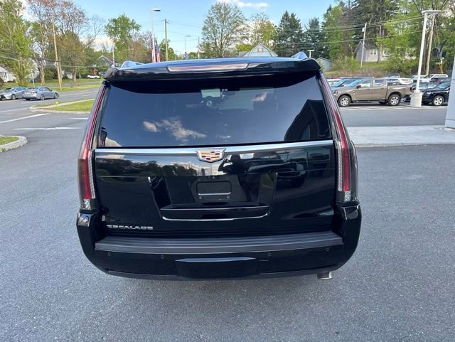 Used 2018 Cadillac Escalade Luxury AWD/4WD image 7