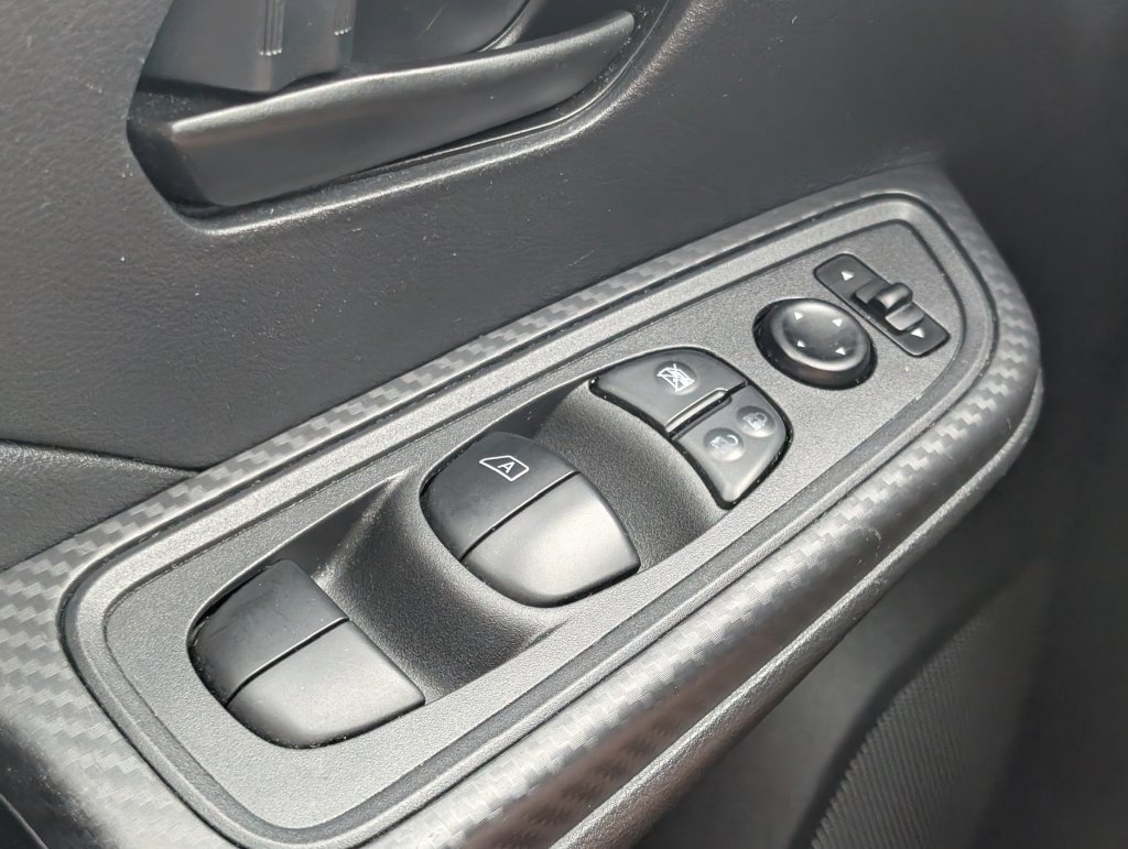 Used 2020 Nissan Versa S FWD image 12
