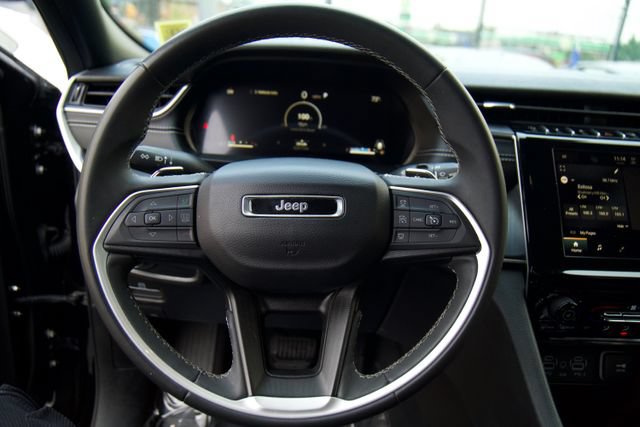 Used 2024 Jeep Grand Cherokee L Laredo RWD image 18